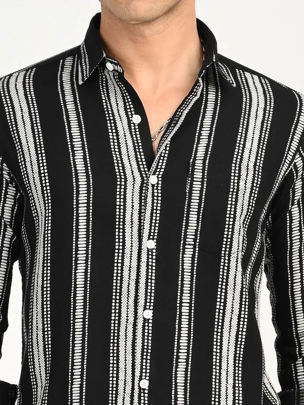 Black_Premium_Pure_Cotton_Printed_Shirt_For_Men