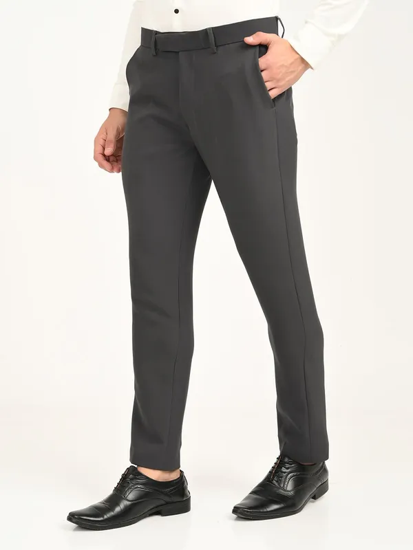 Dark_Grey_Premium_Lycra_Blend_Solid_Casual_Trousers_For_Men