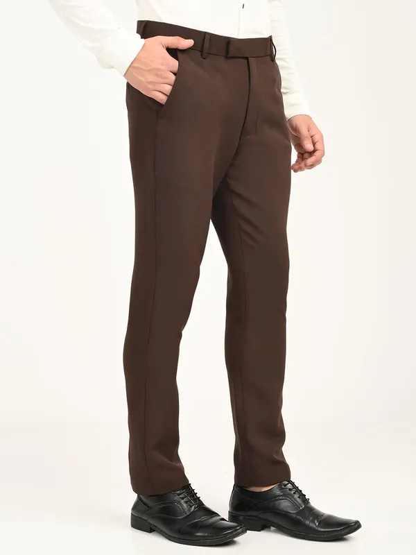 Brown_Premium_Lycra_Blend_Solid_Casual_Trousers_For_Men