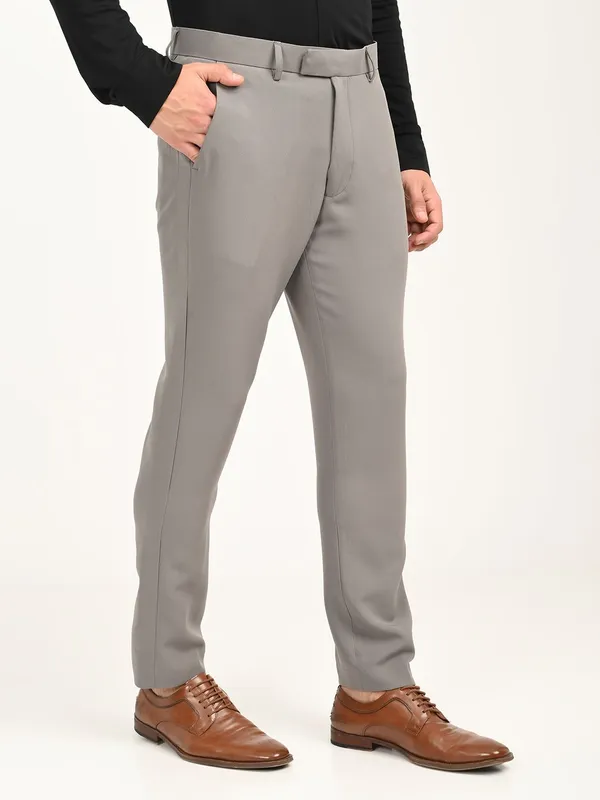 Grey_Premium_Lycra_Blend_Solid_Casual_Trousers_For_Men