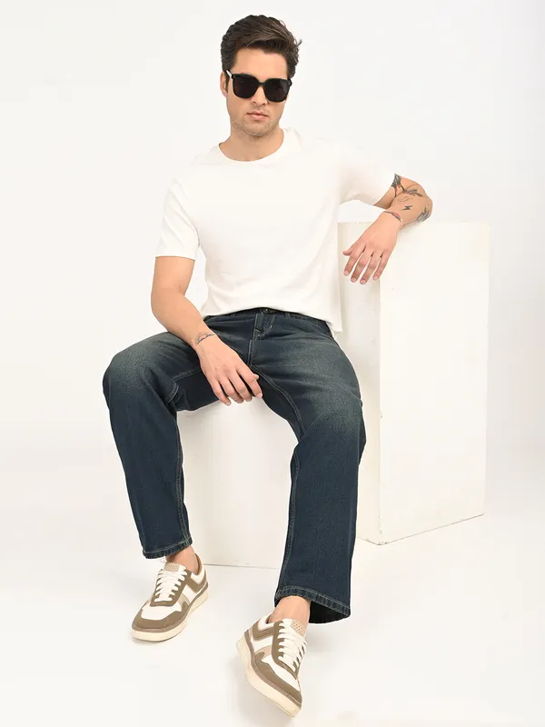 Straight_Fit_Jeans_For_Men
