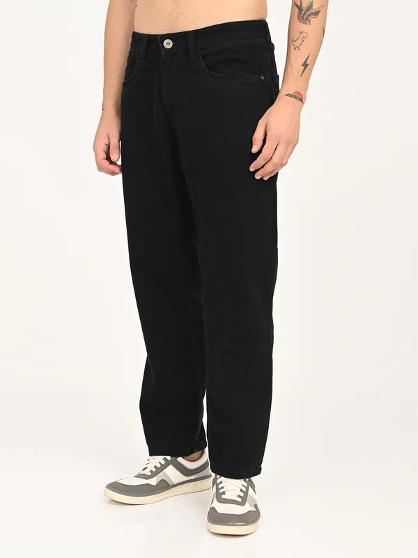 Straight_Fit_Jeans_For_Men