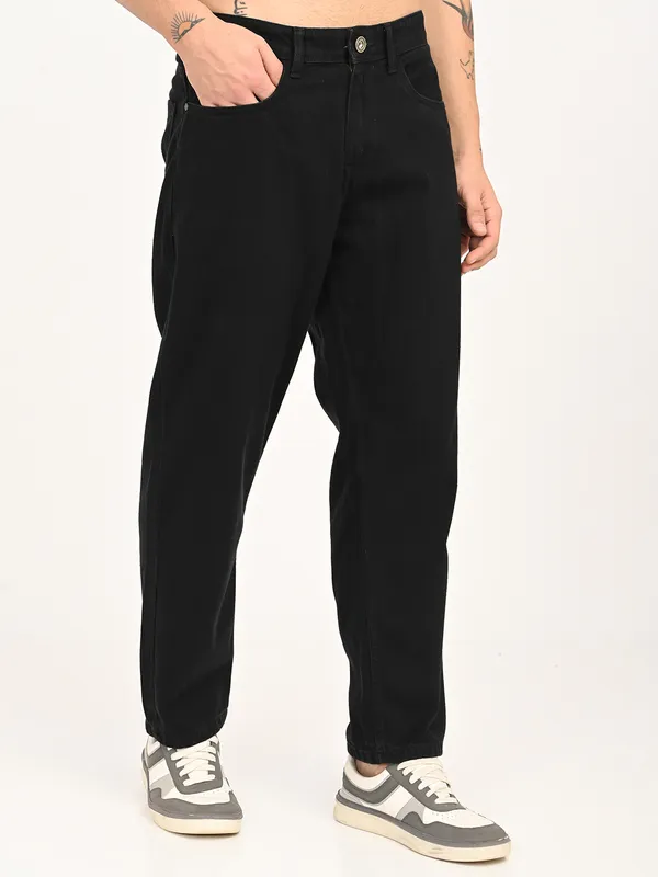 Straight_Fit_Jeans_For_Men