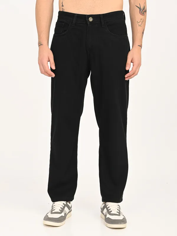 Straight_Fit_Jeans_For_Men