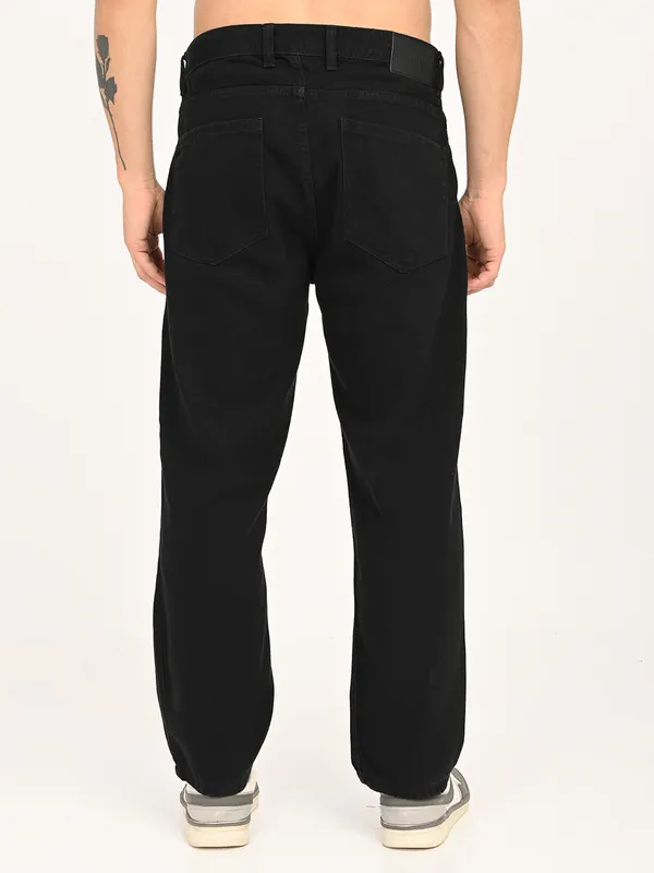 Straight_Fit_Jeans_For_Men