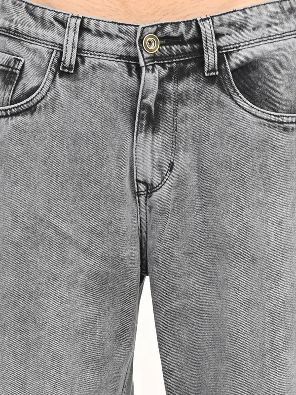 Straight_Fit_Jeans_For_Men