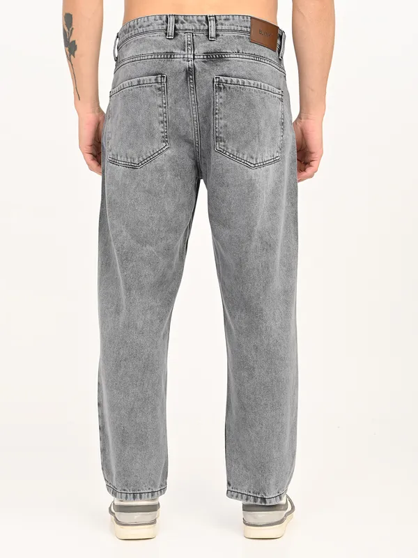 Straight_Fit_Jeans_For_Men
