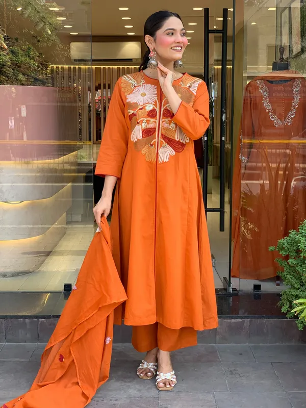 Orange_Elegant_Design_Embroidered_Georgette_Anarkali_Suit_Set_With_Dupatta_For_Women