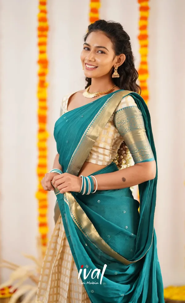 Green_Elegant_Design_Silk_Blend_Half_Saree_For_Women