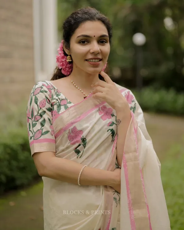 White_And_Pink_Elegant_Design_Embroidered_Organza_Saree_For_Women