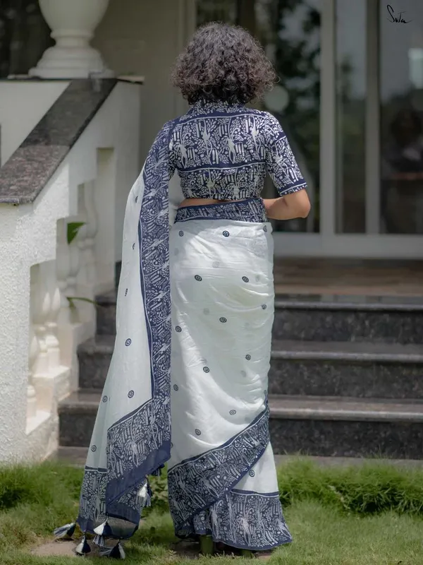 Blue_And_White_Elegant_Design_Cotton_Saree_For_Women