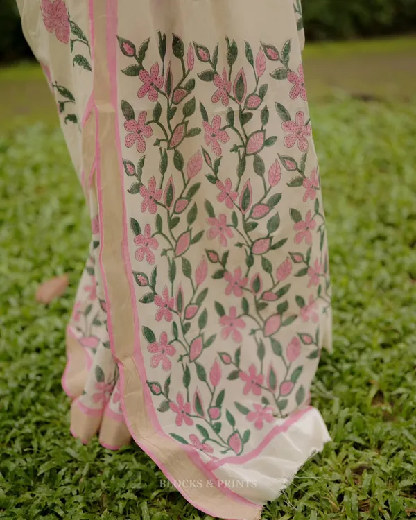 White_And_Pink_Elegant_Design_Embroidered_Organza_Saree_For_Women