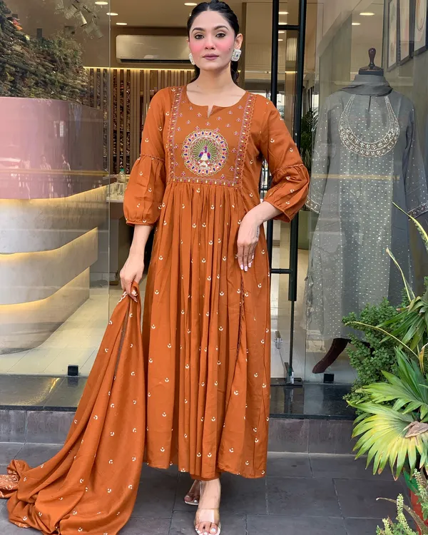 Orange_Elegant_Design_Embroidered_Georgette_Anarkali_Suit_Set_With_Dupatta_For_Women