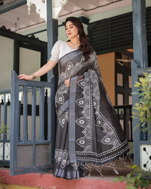 Black_Elegant_Design_Chanderi_Silk_Saree_For_Women