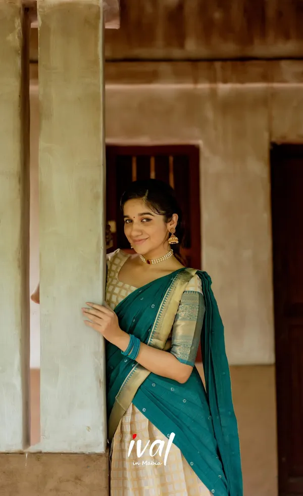 Green_Elegant_Design_Silk_Blend_Half_Saree_For_Women