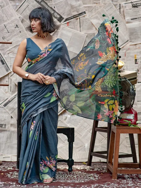 Multicolor_Elegant_Design_Crepe_Saree_For_Women