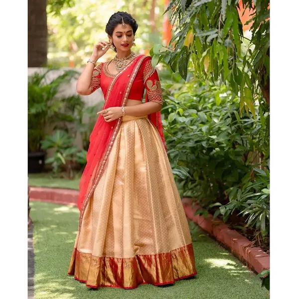 Red_Elegant_Design_Embroidered_Banarasi_Silk_Half_Saree_With_Dupatta_For_Women