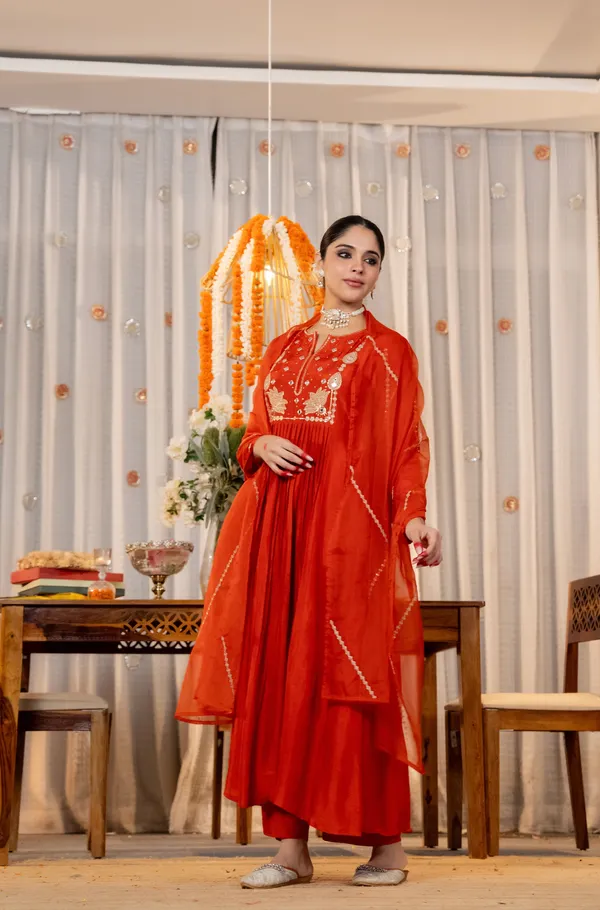 Red_Elegant_Design_Embroidered_Georgette_Anarkali_Suit_Set_With_Dupatta_For_Women