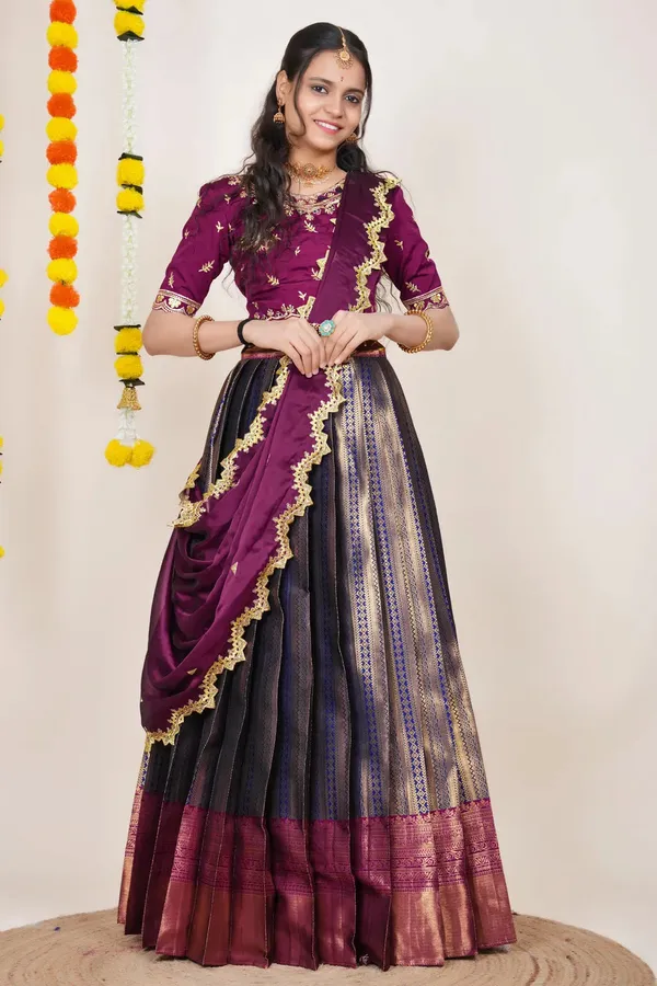 Purple_Elegant_Design_Embroidered_Silk_Blend_Half_Saree_With_Dupatta_For_Women
