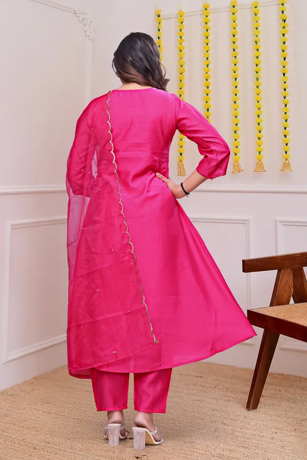 Pink_Elegant_Design_Embroidered_Georgette_Anarkali_Suit_Set_For_Women