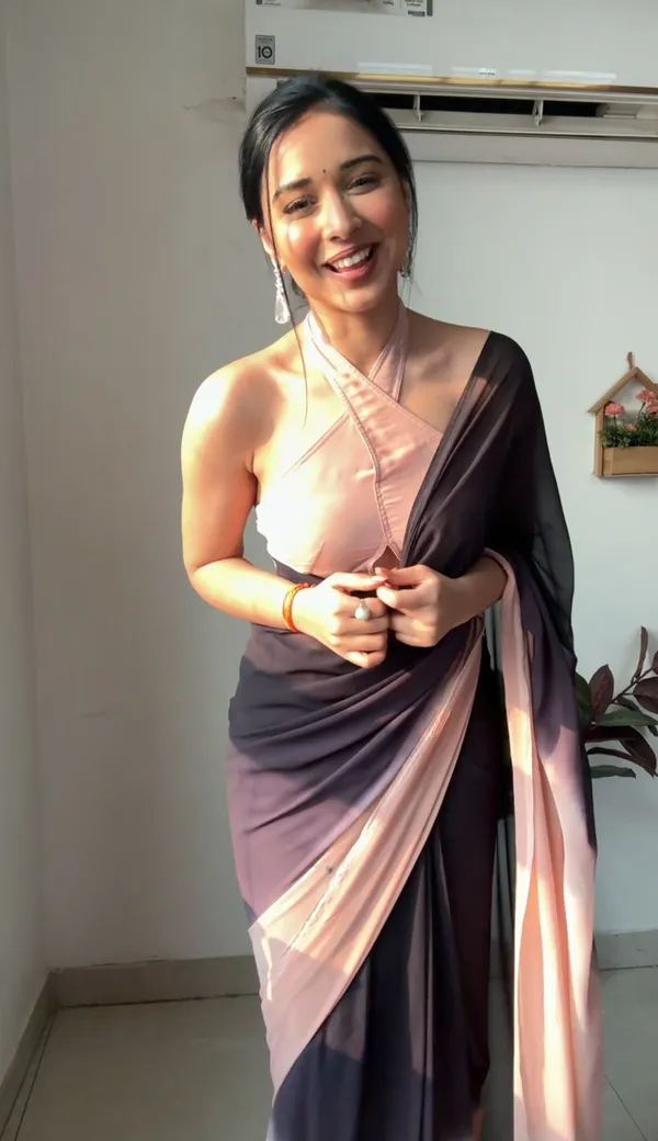 Pink_And_Black_Elegant_Design_Chiffon_Saree_For_Women