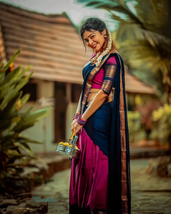 Navy_Blue_And_Magenta_Elegant_Design_Banarasi_Silk_Half_Saree_For_Women