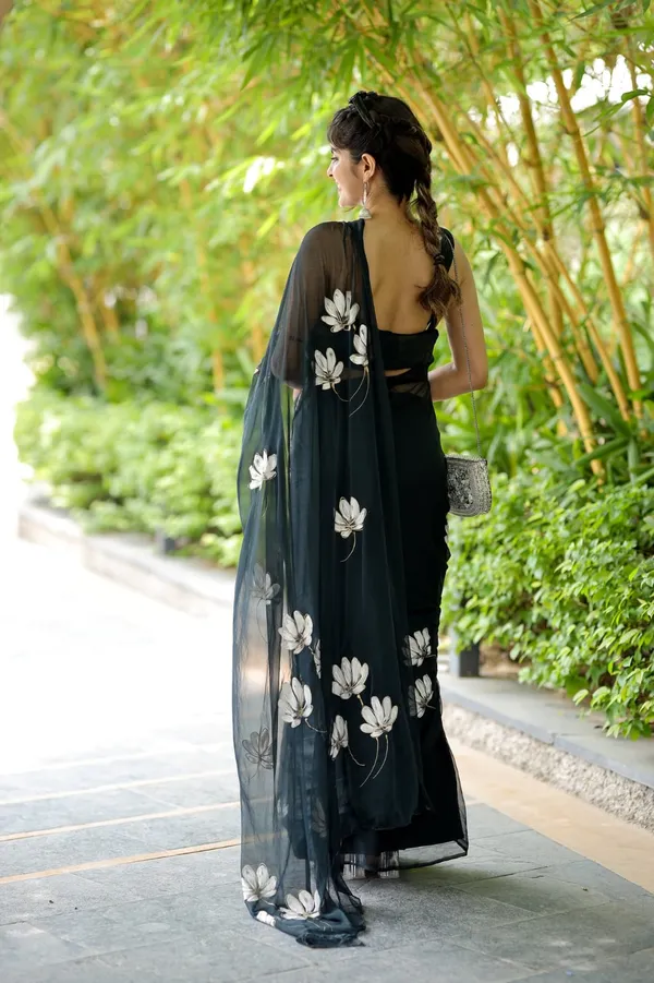 Black_Elegant_Design_Embroidered_Net_Saree_For_Women