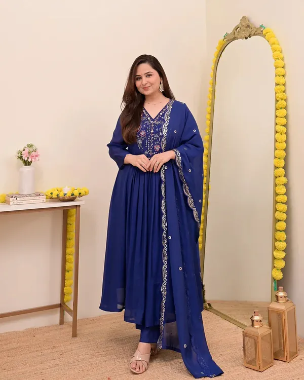 Blue_Elegant_Design_Embroidered_Georgette_Anarkali_Suit_Set_With_Dupatta_For_Women