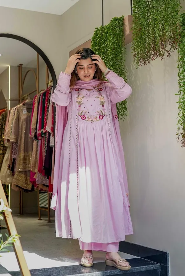 Pink_Elegant_Design_Embroidered_Georgette_Anarkali_Suit_Set_For_Women