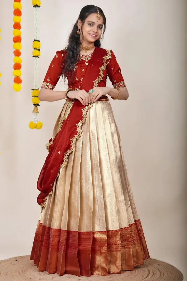 Red_And_Gold_Elegant_Design_Embroidered_Silk_Blend_Half_Saree_With_Dupatta_For_Women