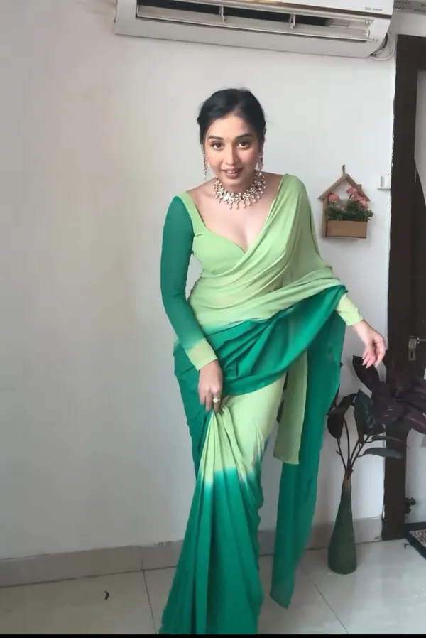 Green_Elegant_Design_Chiffon_Saree_For_Women