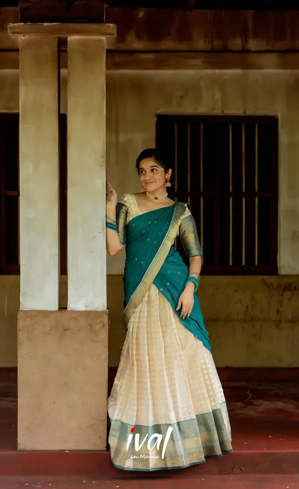 Green_Elegant_Design_Silk_Blend_Half_Saree_For_Women