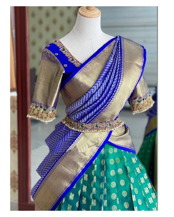Turquoise_And_Purple_Elegant_Design_Silk_Blend_Half_Saree_For_Women