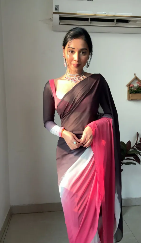 Pink_And_Black_Elegant_Design_Georgette_Saree_For_Women