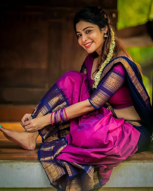 Navy_Blue_And_Magenta_Elegant_Design_Banarasi_Silk_Half_Saree_For_Women