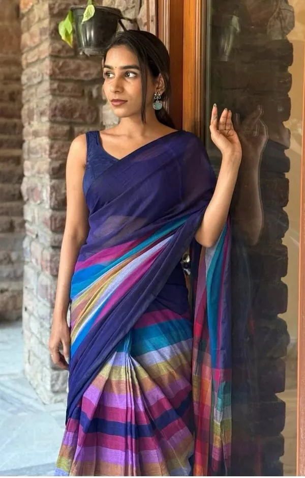 Blue_Elegant_Design_Chiffon_Saree_For_Women