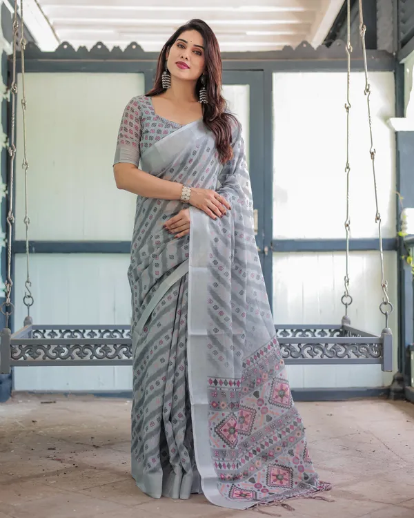 Grey_Elegant_Design_Crepe_Saree_For_Women