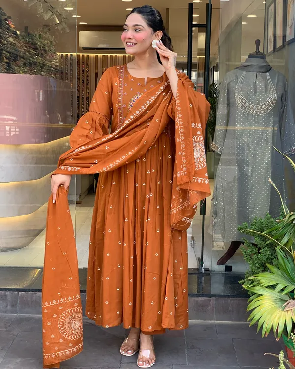 Orange_Elegant_Design_Embroidered_Georgette_Anarkali_Suit_Set_With_Dupatta_For_Women