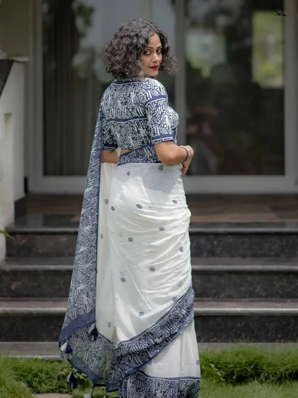 Blue_And_White_Elegant_Design_Cotton_Saree_For_Women