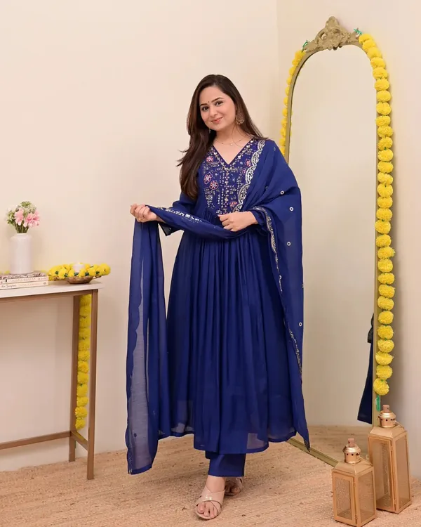 Blue_Elegant_Design_Embroidered_Georgette_Anarkali_Suit_Set_With_Dupatta_For_Women
