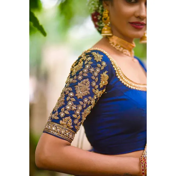 Blue_Elegant_Design_Embroidered_Brocade_Silk_Half_Saree_With_Dupatta_For_Women