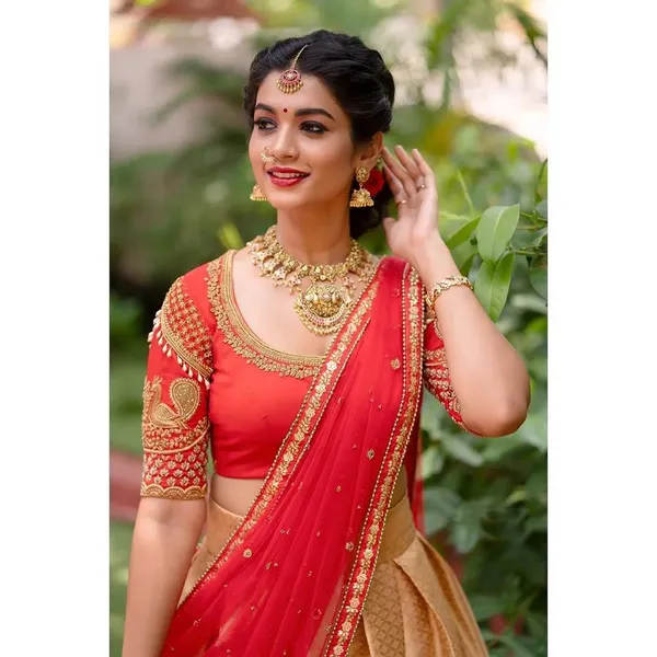 Red_Elegant_Design_Embroidered_Banarasi_Silk_Half_Saree_With_Dupatta_For_Women