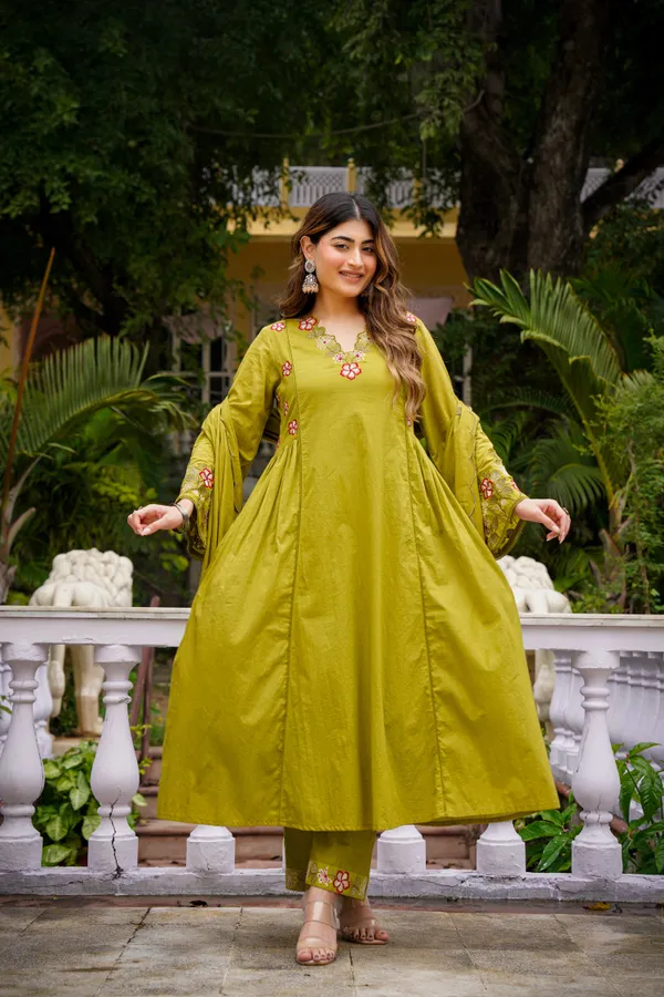 Yellow_Chanderi_Silk_Kurti_Pant_And_Dupatta_Set_For_Women