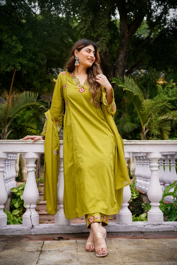 Yellow_Chanderi_Silk_Kurti_Pant_And_Dupatta_Set_For_Women