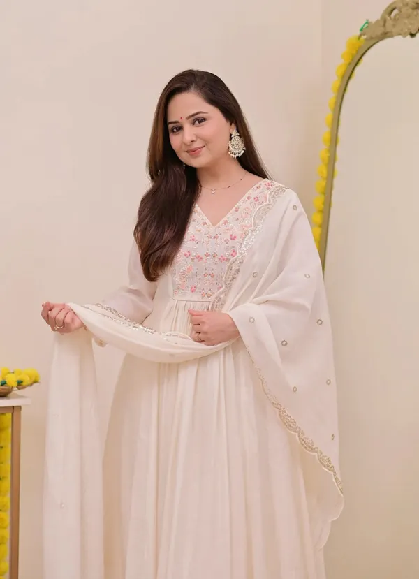 White_Elegant_Design_Embroidered_Georgette_Anarkali_Suit_Set_With_Dupatta_For_Women