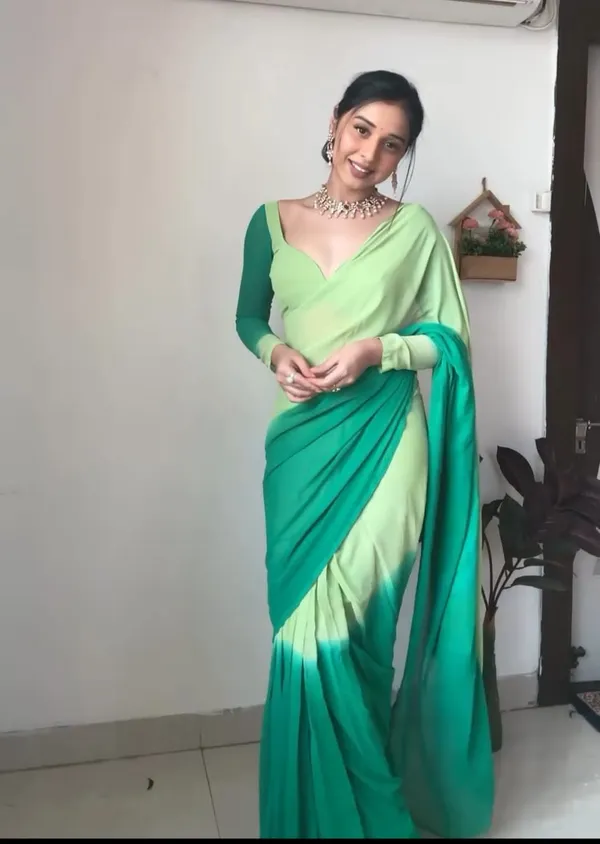 Green_Elegant_Design_Chiffon_Saree_For_Women