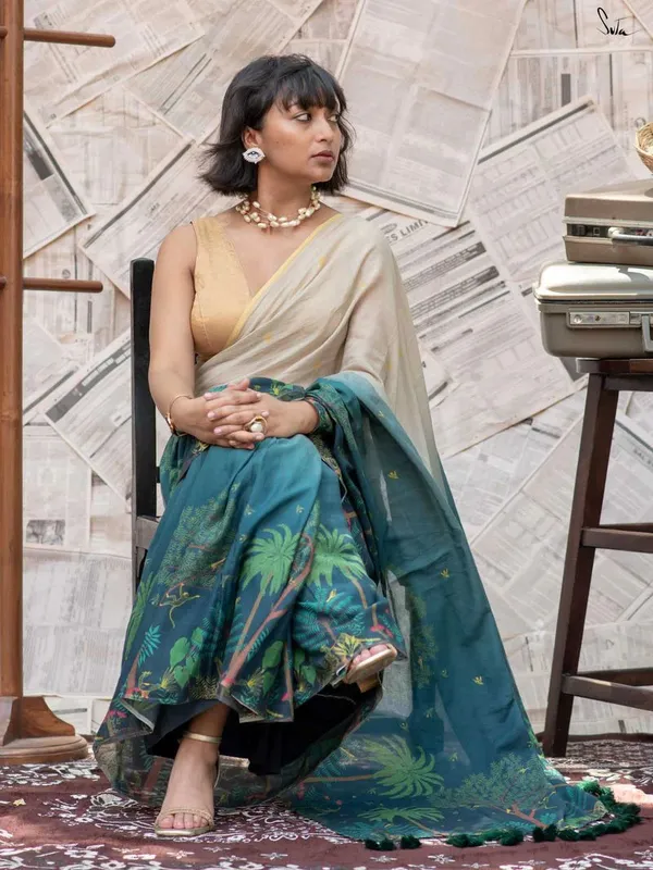 Cream_Blue_Elegant_Design_Chiffon_Saree_For_Women