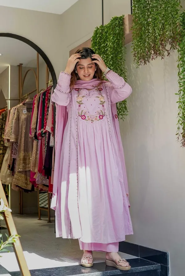 Pink_Elegant_Design_Embroidered_Georgette_Anarkali_Suit_Set_For_Women