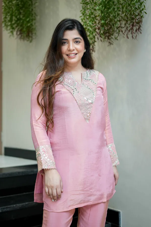 Pink_Chanderi_Silk_Kurti_Pant_And_Dupatta_Set_For_Women