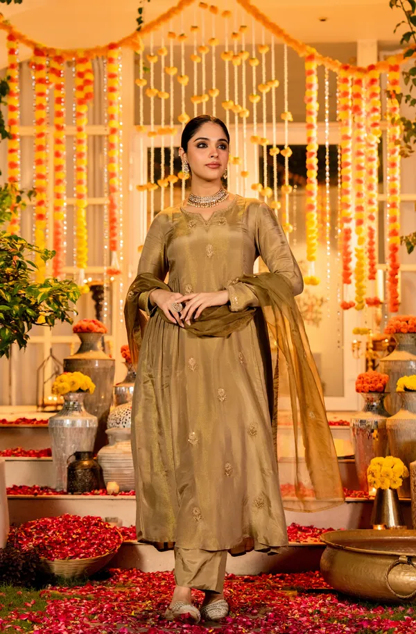 Gold_Chanderi_Silk_Kurti_Pant_And_Dupatta_Set_For_Women